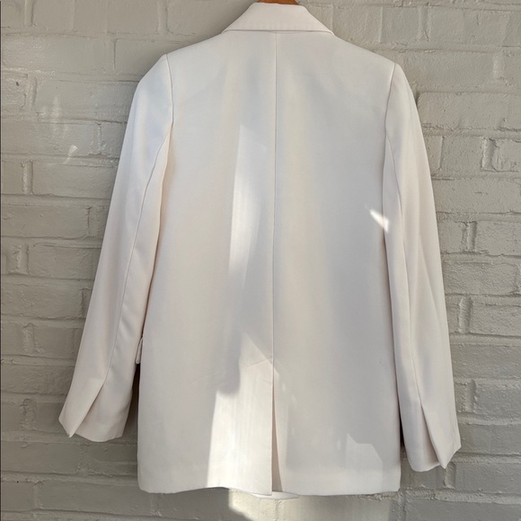 EUC Zara Women's Double-Breasted Cream Slightly Oversized Blazer Size XS - Picture 5 of 9